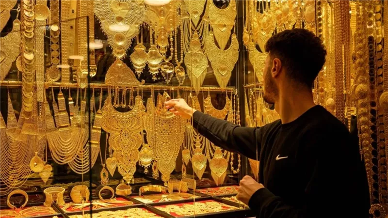 انخفاض جديد لأسعار الذهب داخل محلات الصاغة بداية تعاملات الأربعاء وعيار 21 يسجل 7280 جنيهًا