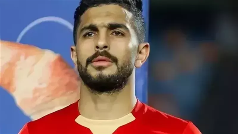 لاعب النادي الأهلي ومنتخب مصر أيمن أشرف يعتزل كرة القدم 