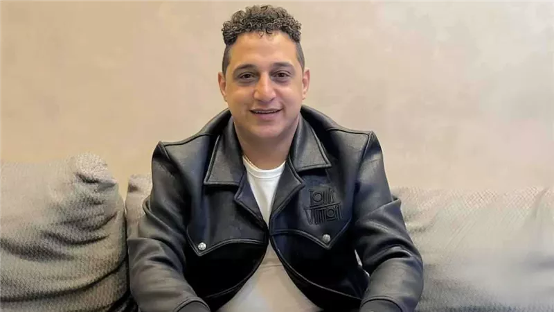 رضا البحراوي يظهر لأول مرة بعد وفاة والدته ويكشف حقيقة اعتزاله الغناء