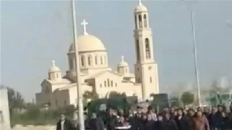 الإفراج عن 40 قبطيًا بينهم سيدات والتحفظ علي أخرين بعد هدم سور كنيسة  بـ15 مايو 