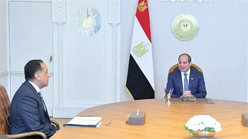 الرئيس السيسي يتشاور مع رئيس الوزراء من أجل التشكيل الحكومي الجديد