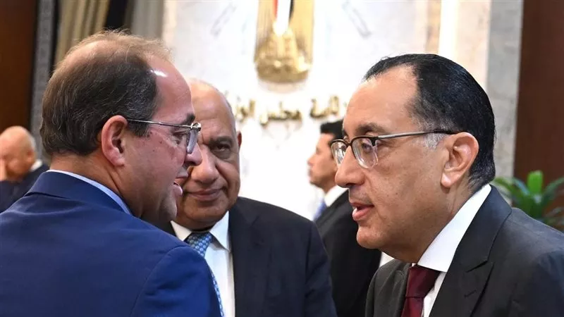 10 تحديات تواجه الحكومة الجديدة تشمل الصناعة والاستثمار وتخفيف الاعباء وتحسين مستوي المعيشة ومطالب بسرعة التحرك