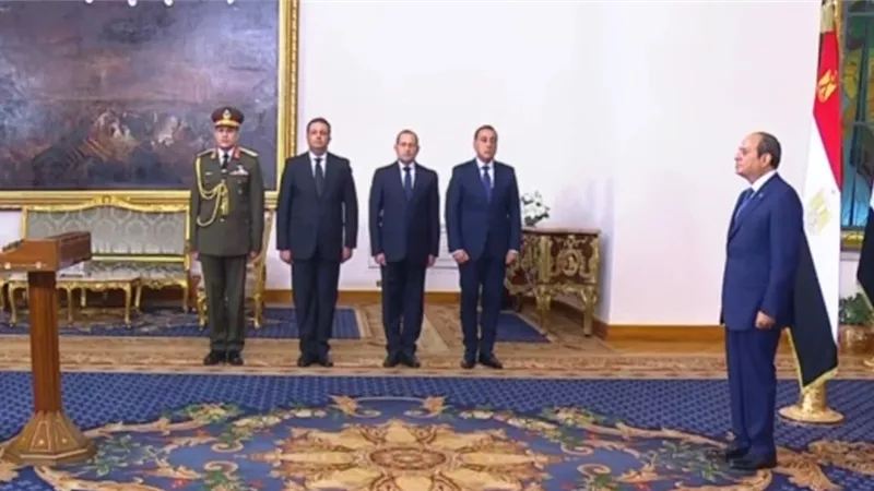 الرئيس السيسي يشهد أداء اليمين الدستورية  للوزراء الجدد بعد التعديل الجديد بينهم  وزيرا للدفاع والإنتاج الحربي 
