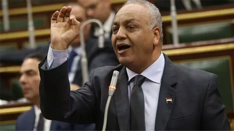 مصطفى بكري يوضح أزمة المعاشات في مصر ويقارنها بزيادة المرتبات بشكل كبير بعد تعديل قانون التامينات 