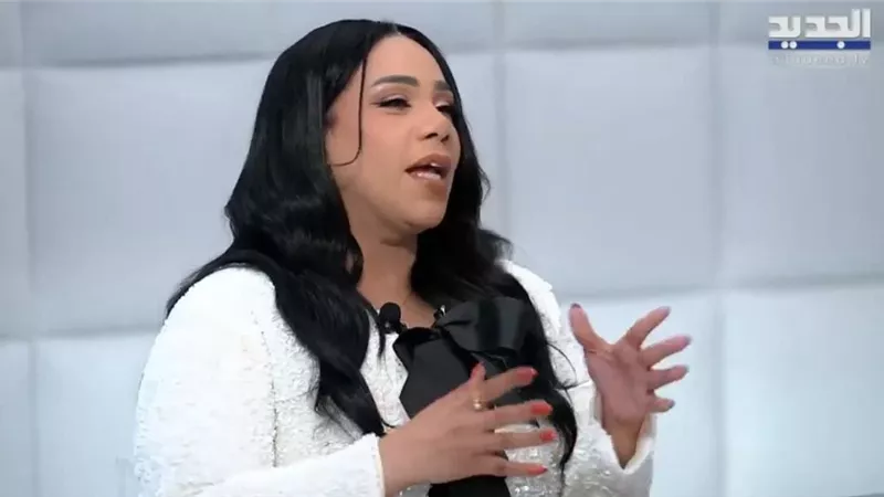 خالد منتصر يهاجم تصريحات شيماء سيف حول اعتزال الفن وارتداء النقاب عبر فيسبوك