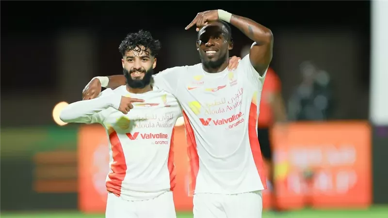 القادسية ضد نيوم.. القنوات الناقلة للمواجهة في دوري روشن