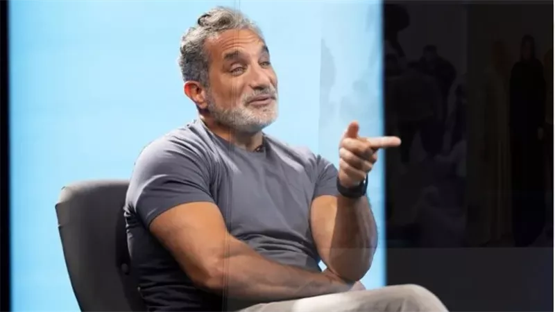 محامي إبستين يهدد بمقاضاة باسم يوسف بعد مواجهة تلفزيونية ساخنة وإتهامات بالفساد الأخلاقي 