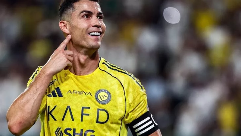 عودة كريستيانو إلى الرياض تنهي جدل عودتة لريال مدريد وتعيد الأمل لجماهير النصر قبل مواجهة النجمة