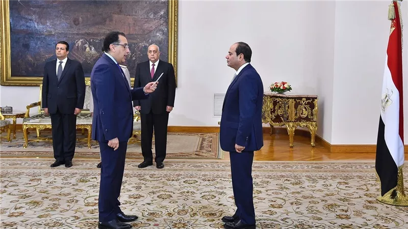 مصطفى بكري يكشف 4 مفاجآت في التعديل الوزاري وجلسة طارئة للنواب 10 فبراير