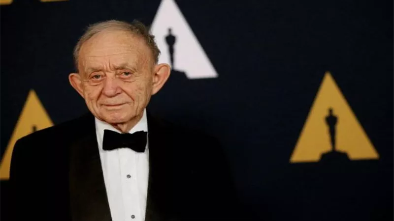 وفاة المخرج فريدريك وايزمان عن عمر 96 عامًا بعد مسيرة سينمائية توثق المجتمع الأمريكي 