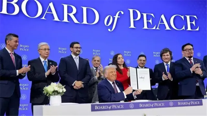 افتتاح مجلس السلام بواشنطن وترمب يطرح نفسه رئيسًا للسلام وسط تشكيك بتمويل غزة والتصعيد مع إيران