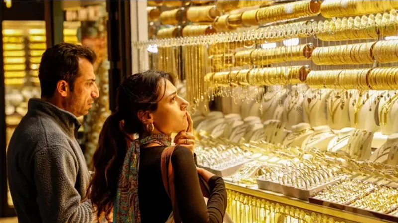 سعر الذهب  منتصف اليوم في مصر يتراجع 40 جنيهًا وعيار 21 يسجل 6050 جنيهًا