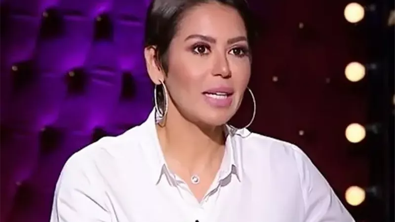 لقاء الخميسي تنشر صورتها مع زوجها عبد المنصف بعد حلقته الأخيرة