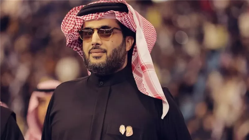تركي آل الشيخ يلتقي رجال أعمال مصريين في سحور بالقاهرة لتعزيز التعاون بين البلدين