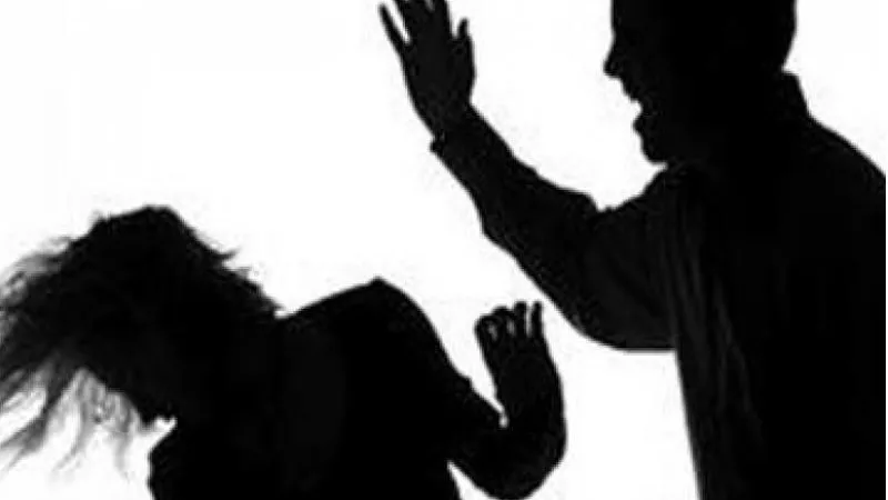 اعتداء على مسنة من نجلها.. الشرطة تلقي القبض على المتهم
