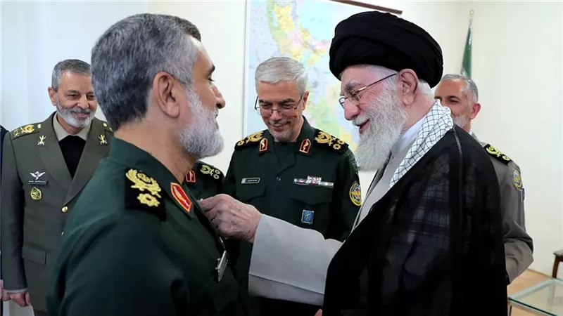 رويترز: أنباء عن اغتيال وزير الدفاع الإيراني وقائد الحرس الثوري في هجمات إسرائيلية على إيران