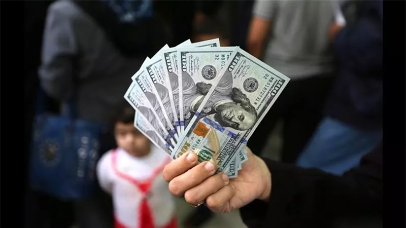 سعر الدولار اليوم الجمعة 17 أبريل 2026 يستقر في البنوك مع تراجع السوق الموازية