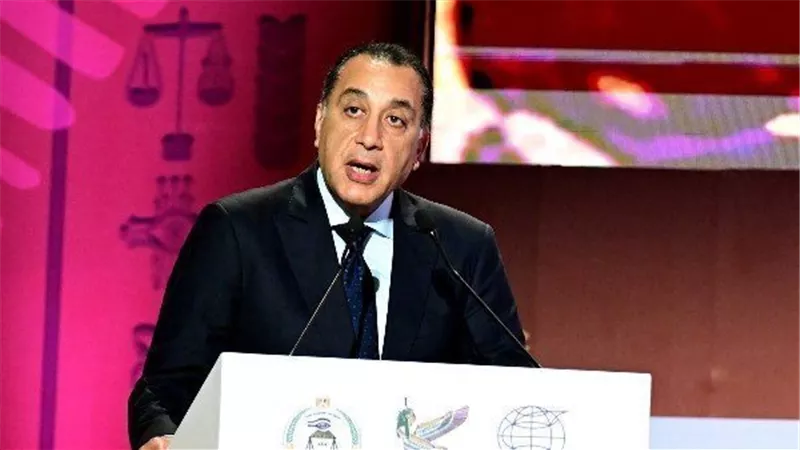 مدبولي يعلن توجيهات رئاسية لدراسة إحالة المتلاعبين بالأسعار إلى القضاء العسكري وتوجيهات تشمل الكهرباء والأراضي الزراعية