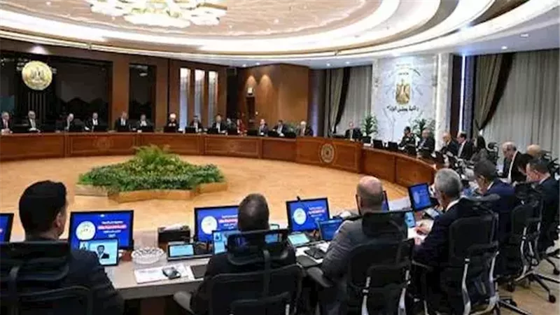 متابعة تداعيات التصعيد العسكري بالمنطقة.. تصريحات لجنة إدارة الأزمات