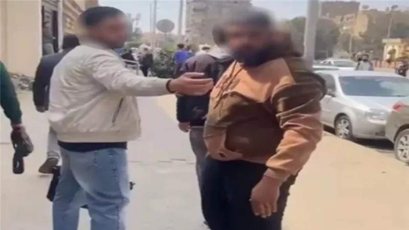 القبض على المتهم بواقعة التدخين نهار رمضان بالعباسية بعد انتشار فيديو المشاجرة على مواقع التواصل