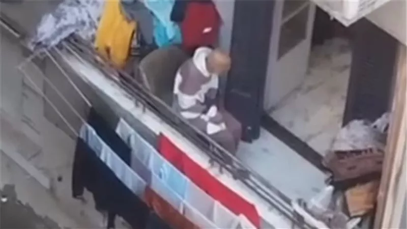 نقل مسن مصر الجديدة إلى دار مسنين بعد انتشار الفيديو على الفيسبوك