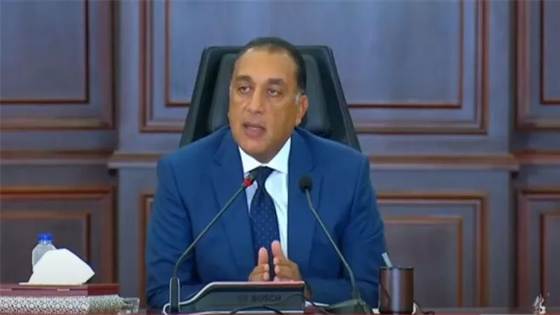 تصريحات رئيس الوزراء عن مواعيد إغلاق المحلات وسعر رغيف الخبز والأجور