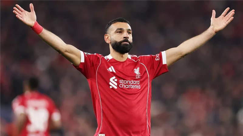 إصابة محمد صلاح تبعده أسبوعين عن ليفربول وتحرمه من 3 مباريات بعد مواجهة جالطة سراي