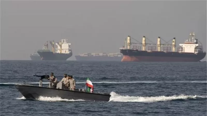 إيران تسمح بمرور محدود للسفن في مضيق هرمز رغم التوترات وتأثير مباشر على أسعار النفط