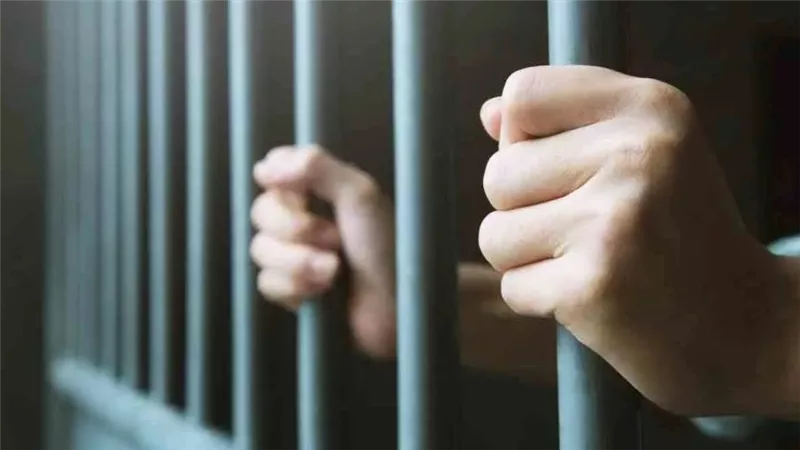 واقعة كرموز بالإسكندرية.. تحليل مخدرات للمتهم بقتل أسرته وقرار بحبسه 4 أيام على ذمة التحقيقات