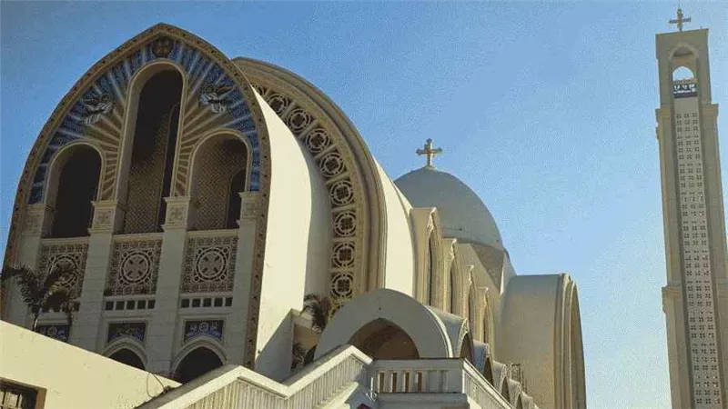 مطالبات بفتح الأنوار خلال أسبوع الآلام وعيد القيامة لتسهيل حضور الصلوات