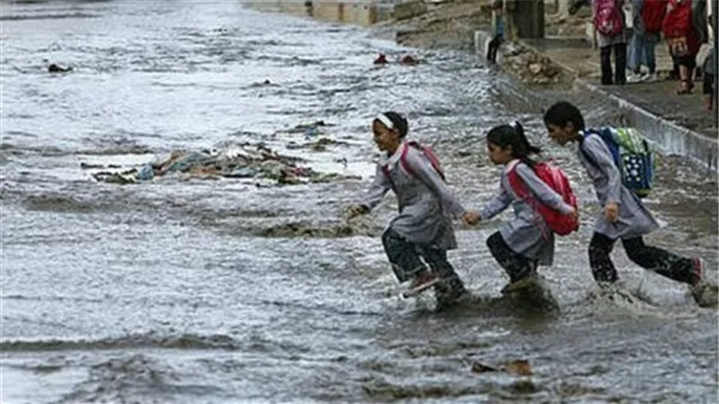 تعطيل الدراسة وإجازة للعاملين بالوادي الجديد غدًا الخميس بسبب سوء الأحوال الجوية