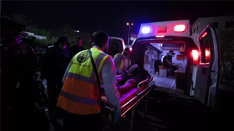 وفاة 7 أفراد من أسرة واحدة في حادث تصادم بين سيارة وتريلا بطريق أسيوط
