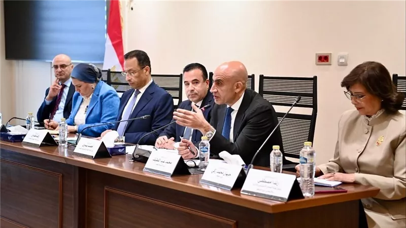 تعليم الجيزة تقر نظام الموجه المقيم بالمدارس من أجل متابعة تواجد الطلاب في المدارس