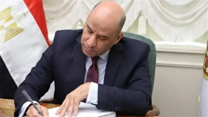 صرف منح مالية في 26 محافظة ضمن الحماية الاجتماعية لـ العمالة غير المنتظمة 