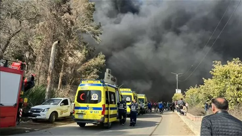 حريق داخل القصر العيني وإخلاء المرضى من أحد الطوابق وتحرك سريع لإخماده دون إصابات 