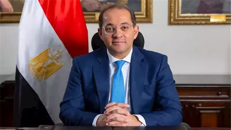 الحكومة تتدخل لحل أزمة الفكة بصك عملة 2 جنيه معدنية في البلاد وبيان وزارة الاستثمار