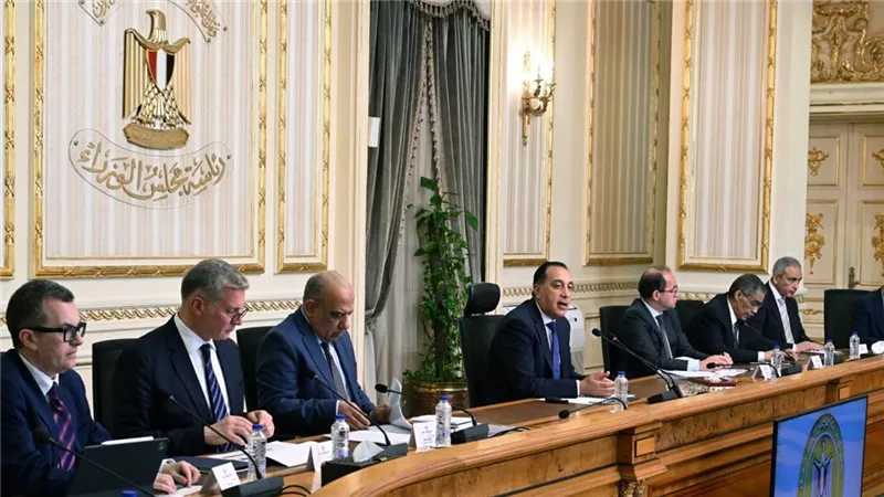 رئيس الوزراء: الزيادة المرتقبة في الأجور ستكون كبيرة من أجل دعم المواطنين