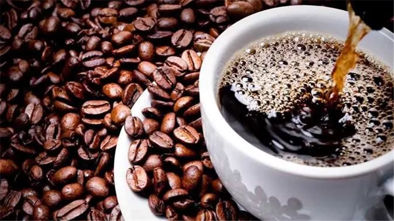 شرب القهوة يوميًا وتأثيرها على صحة الكلى والكمية الآمنة وأهم الحالات التي تحتاج إلى الحذر