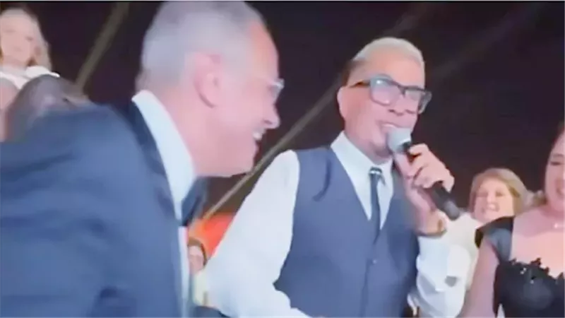  تعرض يسرا لموقف مُحرج بسبب عمرو دياب.. وتعليق أمير رمسيس