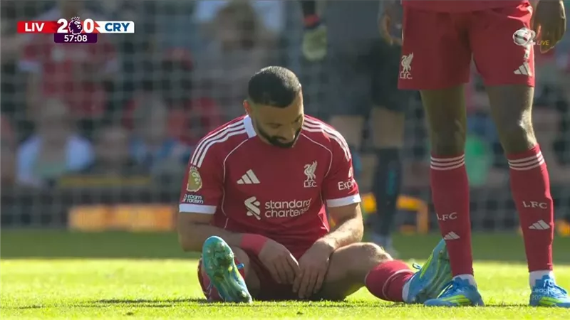 إصابة محمد صلاح في مباراة ليفربول ضد كريستال بالاس بالدوري الإنجليزي