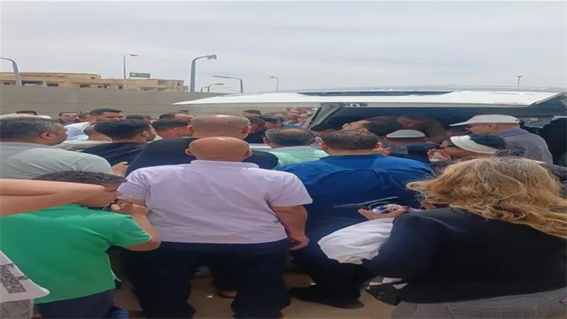 أسرة الدكتور الراحل ضياء العوضي استقبلت عزائه رغم شائعة إلغائه