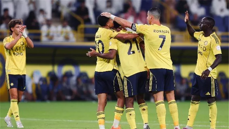 أزمة صحية تضرب النصر السعودي قبل كلاسيكو الأهلي وغيابات مؤثرة تهدد استعداداته