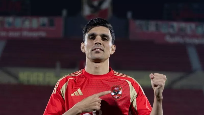 أشرف بن شرقي يحصد جائزة الأفضل في القمة بعد فوز الأهلي بثلاثية على الزمالك