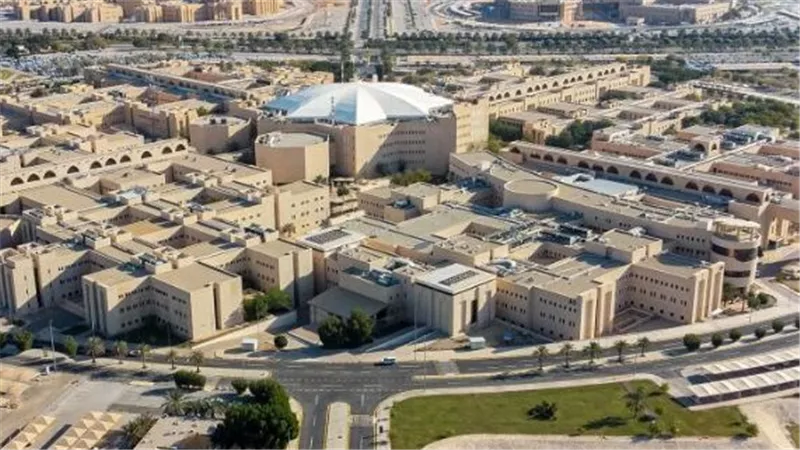 جامعة القصيم تحول الدراسة عن بُعد اليوم الأحد بسبب التقلبات الجوية وفق تحذيرات الأرصاد