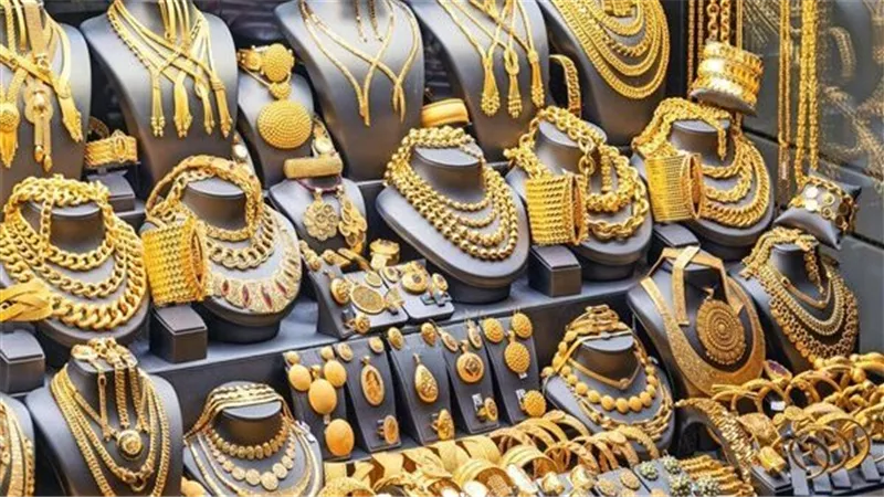 تراجع أسعار الذهب في مصر وسط ضغط الدولار وترقب الأسواق العالمية خلال تعاملات الأحد