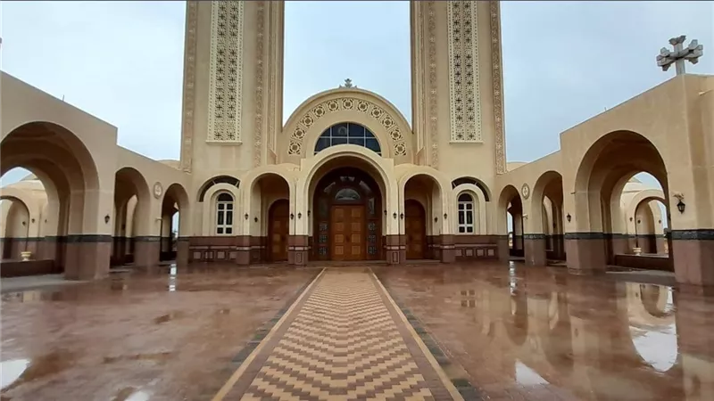 دير الأنبا مكاريوس بوادي الريان يحذر من أشخاص ينتحلون صفة رهبان ويجمعون تبرعات باسم الدير