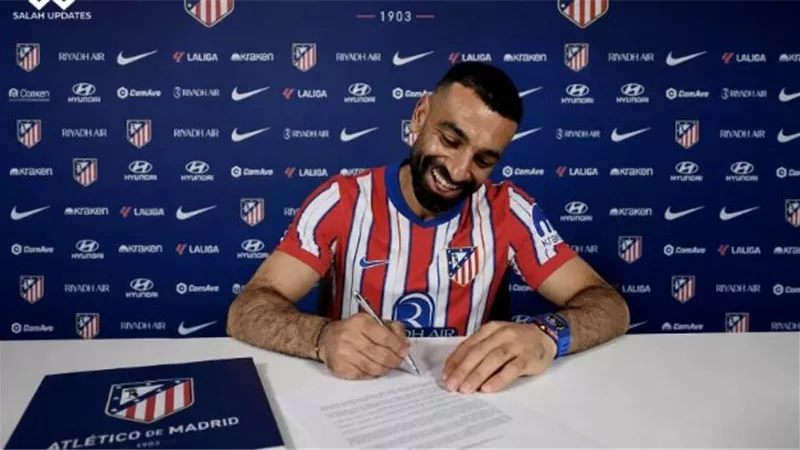 تدوال صورة محمد صلاح بقميص أتلتيكو مدريد وانتشارها على مواقع التواصل الاجتماعي تثير التساؤلات