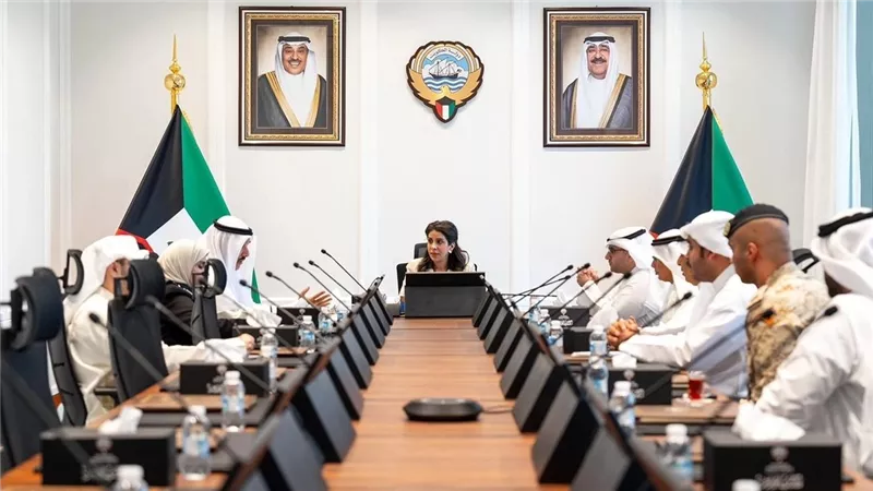 رئيس وزراء الكويت يوجه بتسريع المشاريع التنموية الكبرى ومضاعفة العمل بميناء مبارك والطاقة والسكك الحديدية
