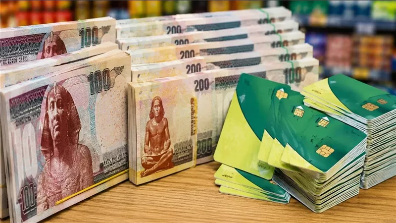 التموين تحدد مصير الدعم النقدي على بطاقة التموين وتكشف موقف أصحاب البطاقات وصرف الخبز 