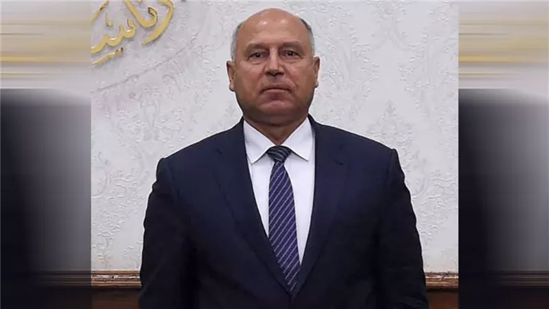 موقف إنساني بين كامل الوزير وشخص من ذوي الهمم في محافظة قنا